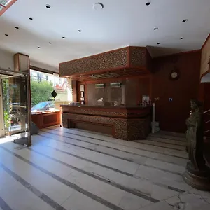 Hotel Monopol ***