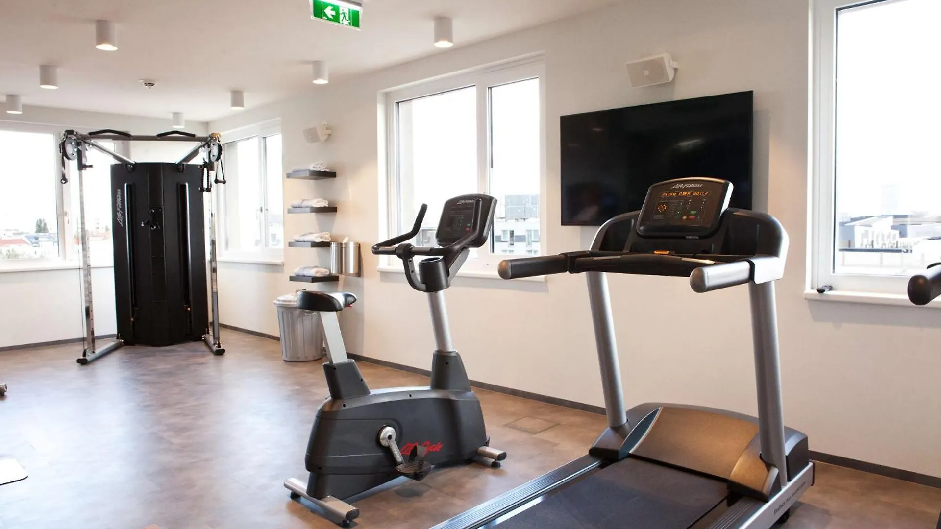 ***  Hampton By Hilton Vienna Messe Otel Avusturya
